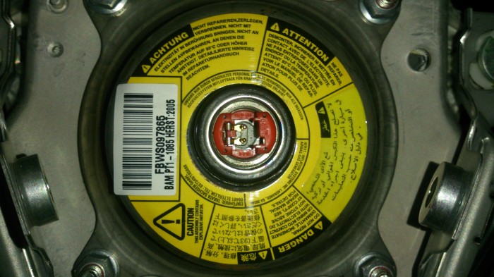 Подушка безопасности водителя TOYOTA RAV4 4513042110C0