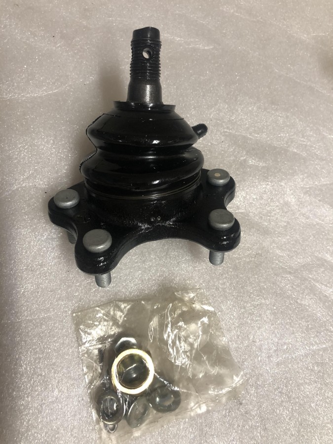 Шаровая опора верхняя TOYOTA HILUX 88-91 LH 4336039085