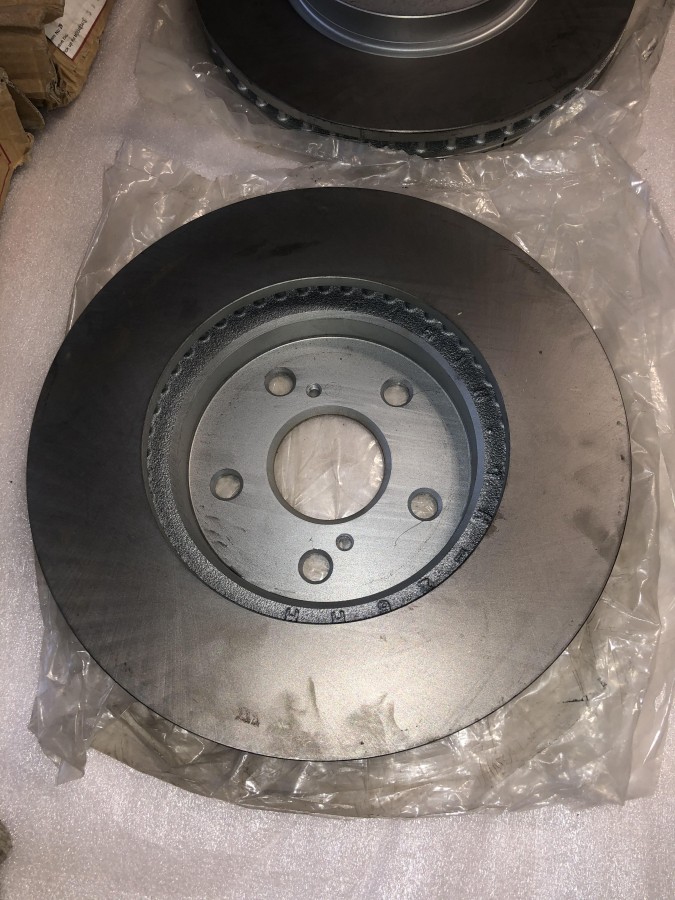 Диск тормозной передний Lexus ES CV3, Toyota Camry V30 4351258010