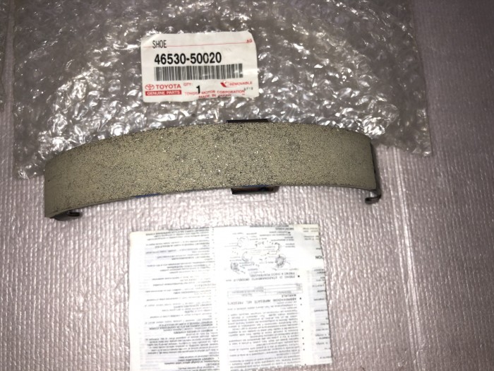 Колодка тормозная барабанная стояночного тормоза  LEXUS LS 4653050020