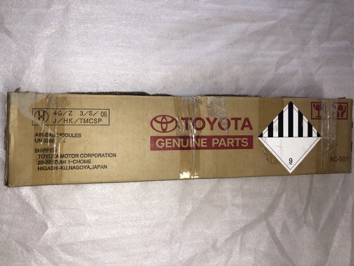 Подушка безопасности боковая правая TOYOTA COROLLA Е120 6217013011