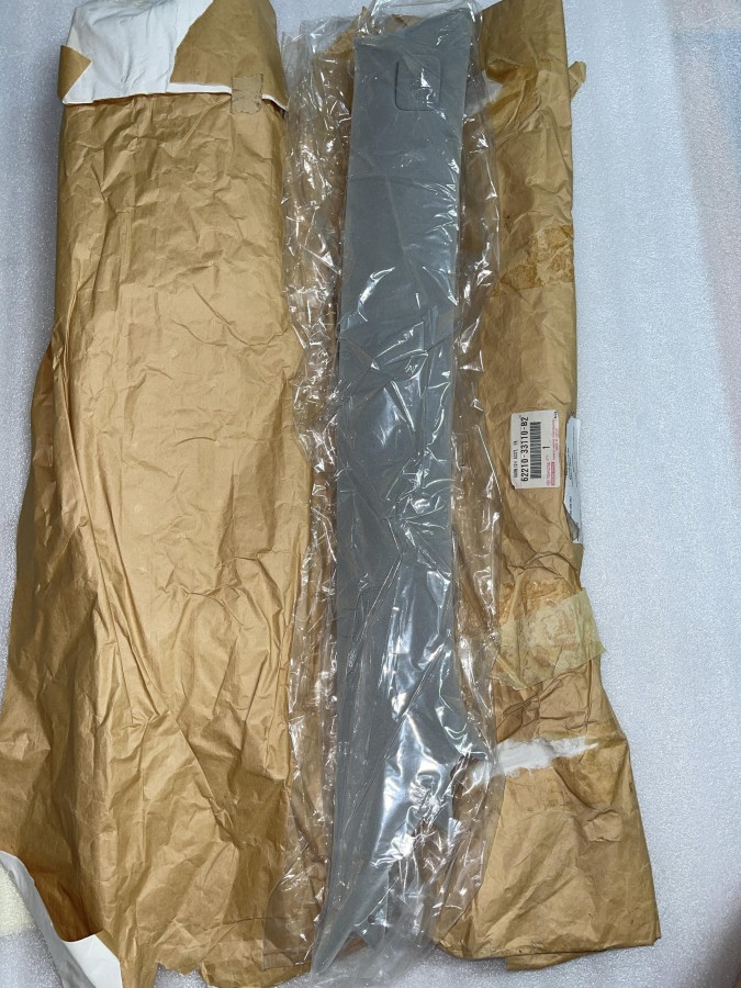 Накладка стойки передней правой TOYOTA CAMRY V30 6221033110B2