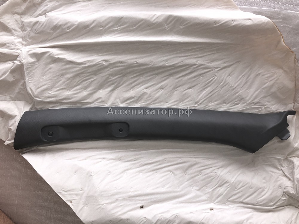 Накладка передней левой стойки TOYOTA LC 100 6222060081B2