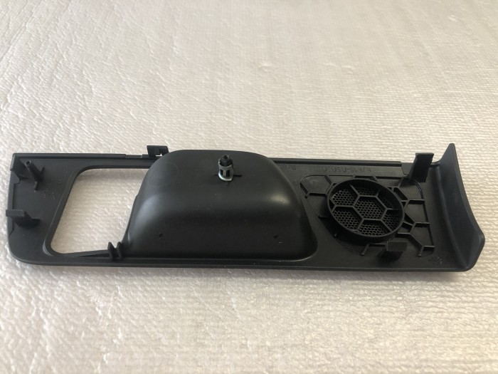 Накладка внутренней ручки задней левой двери TOYOTA Avensis T250 6761805030B0