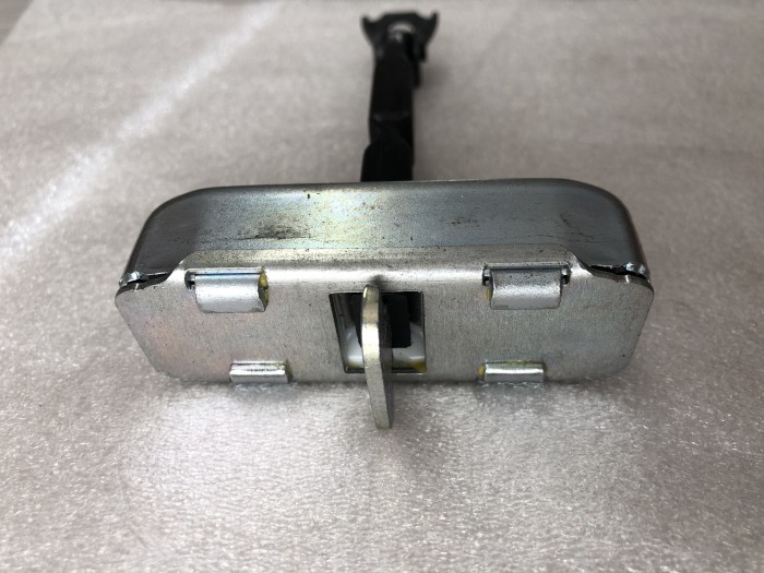 Ограничитель задней левой двери Toyota Corolla Verso AUR10 2004-2007 6864064010