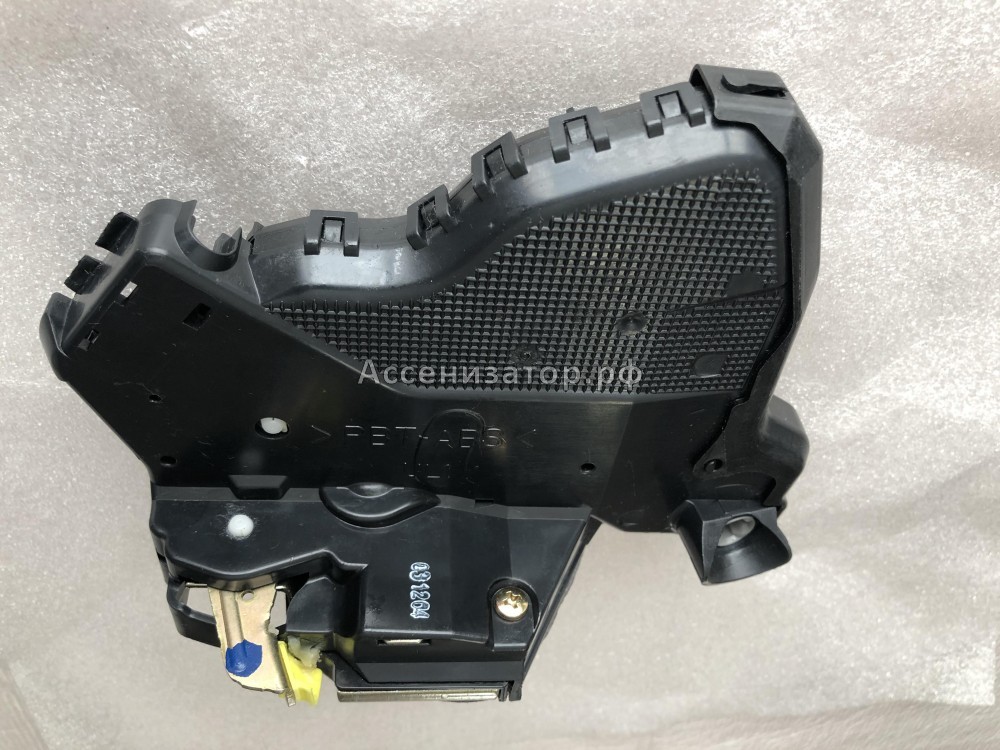 Замок передней левой двери TOYOTA COROLLA E120 6932002091