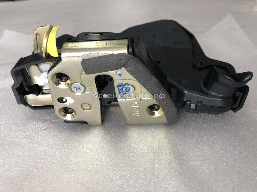Замок передней левой двери TOYOTA COROLLA E120 6932002091