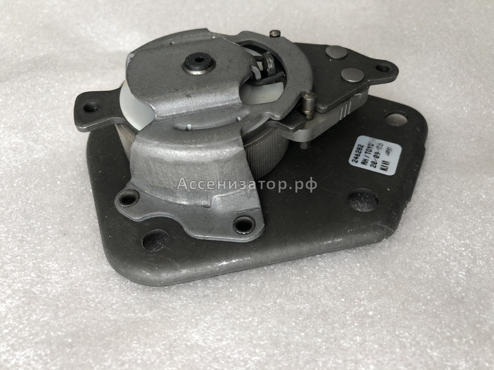 Механизм регулировки переднего сиденья TOYOTA COROLLA E120 7240702010