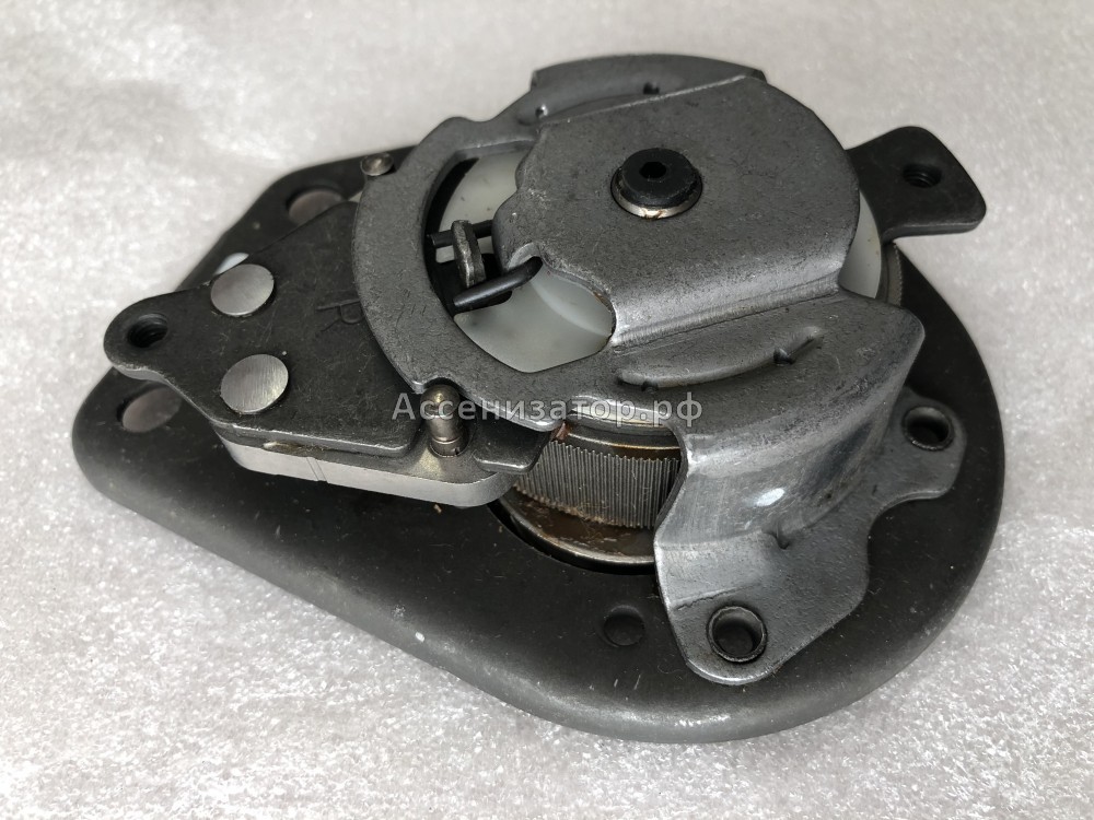 Механизм регулировки переднего сиденья TOYOTA COROLLA E120 7240702010