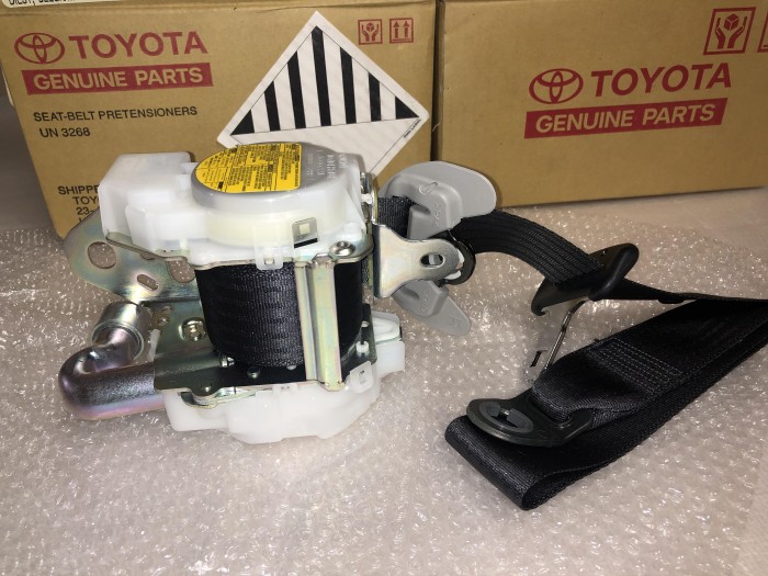 Ремень безопасности с пиропатроном передний правый LEXUS IS250 IS350 2005-2013 7321053140C3