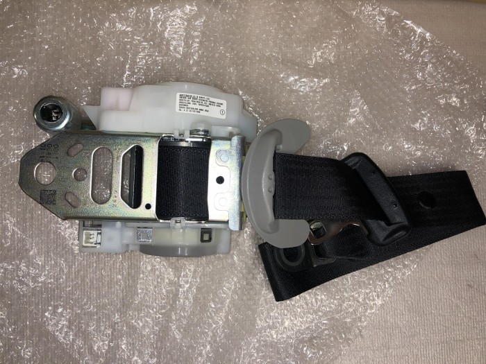 Ремень безопасности с пиропатроном передний левый LEXUS IS250 IS350 2005-2013 7322053130C3