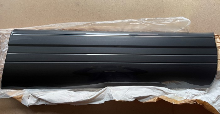 Молдинг передней правой двери Toyota Land Cruiser 100 7507160030D0