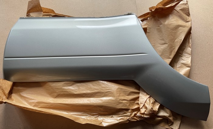 Молдинг задней правой двери Lexus GX470 7574160210B1