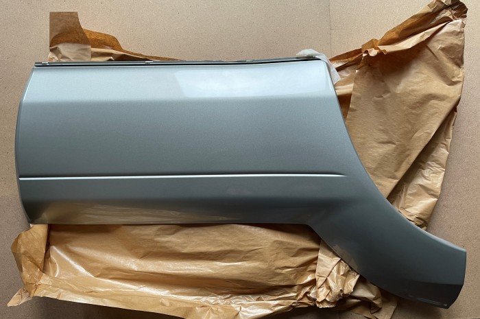 Молдинг задней правой двери Lexus GX470 7574160210B1