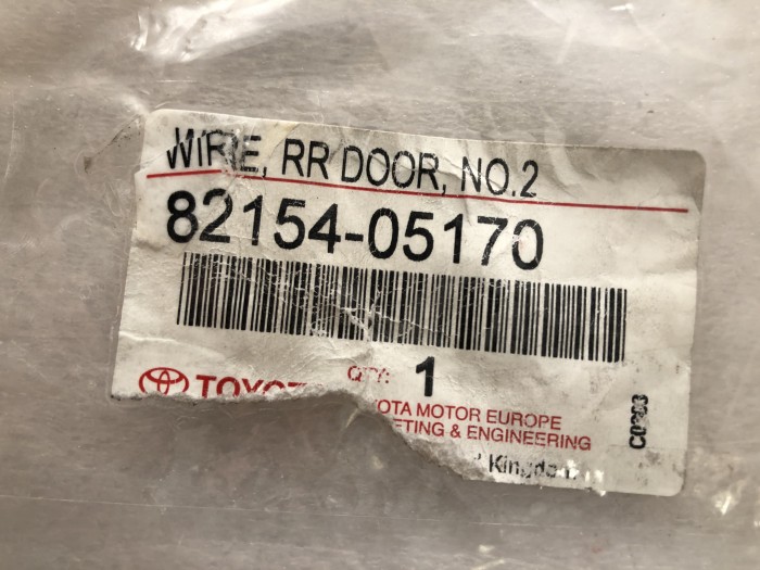 Жгут проводов задней левой двери TOYOTA  Avensis II 2003-2008 8215405170