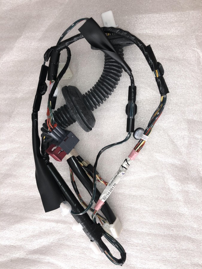 Жгут проводов задней левой двери TOYOTA  Avensis II 2003-2008 8215405170