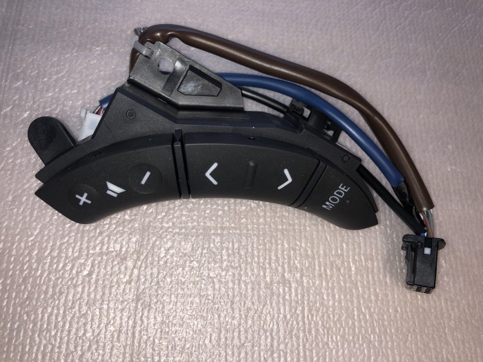 Переключатель на руль TOYOTA Land Cruiser 100 Lexus LX470 8424760020B0