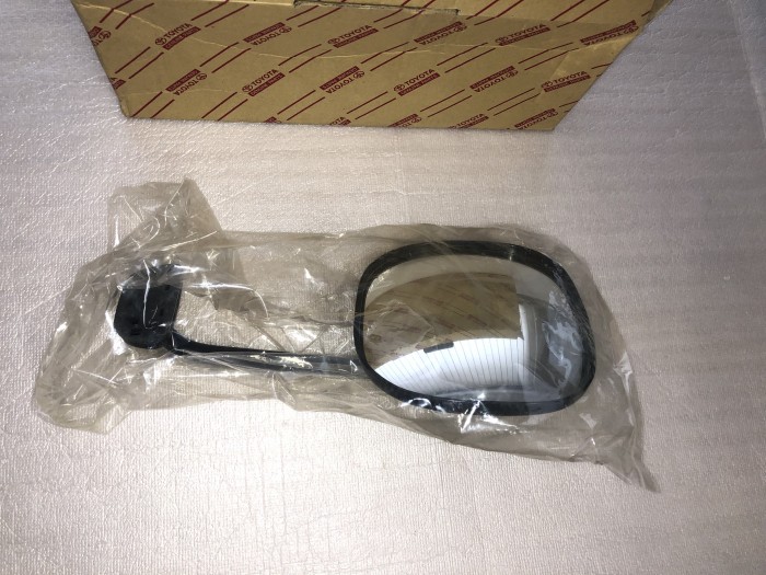 ЗЕРКАЛО НАРУЖНОЕ ЗАДНЕЕ ПАРКОВОЧНОЕ TOYOTA 8795028070