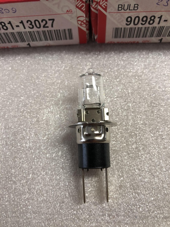 Лампа H3C 12V 55W TOYOTA 9098113027