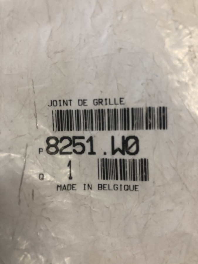 Молдинг лобового стекла PEUGEOT 407 8251W0