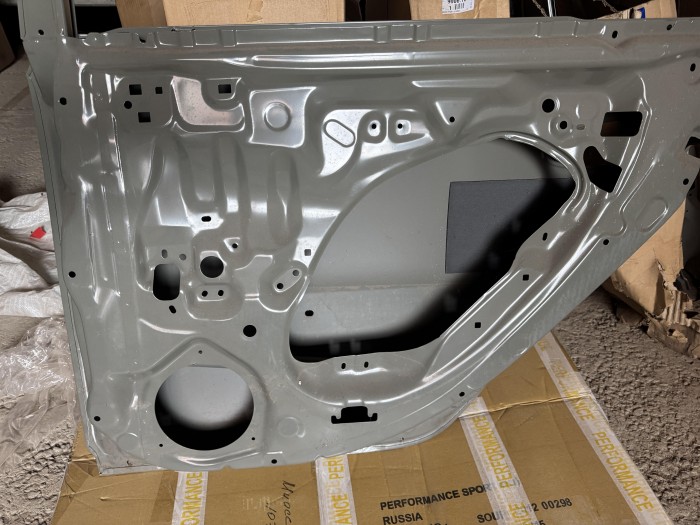 Дверь задняя правая Toyota Avensis T220 6700305070