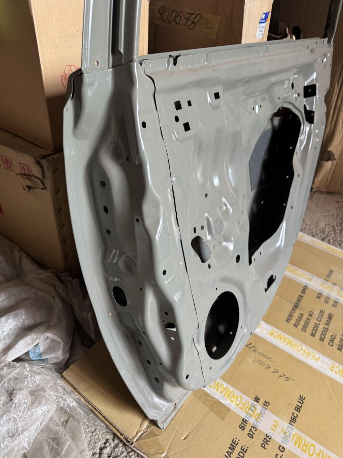 Дверь задняя правая Toyota Avensis T220 6700305070